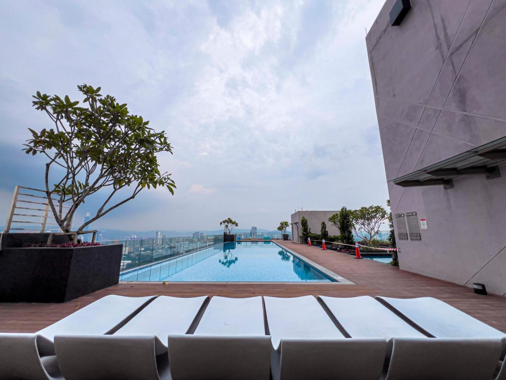 Sky Pool Suites Kl Sentral - Riveria City 쿠알라룸푸르 외부 사진